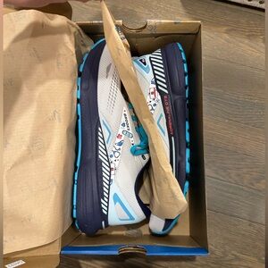 Brooks Adrenaline GTS 23